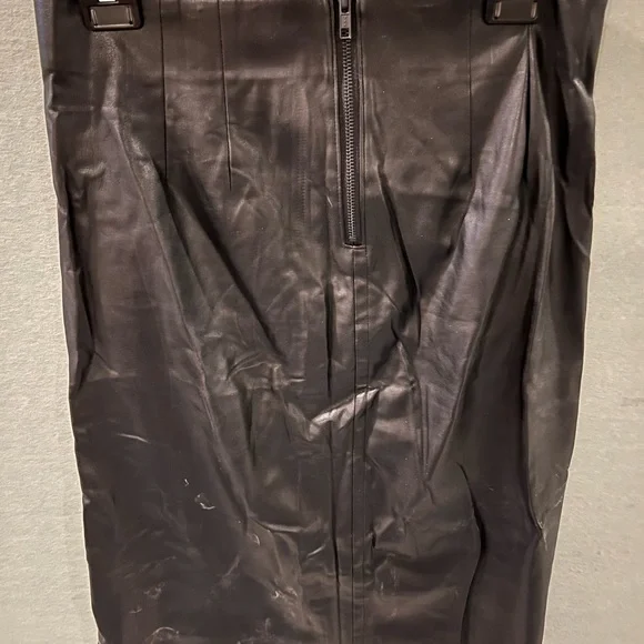 Loft faux leather skirt - Picture 2 of 3